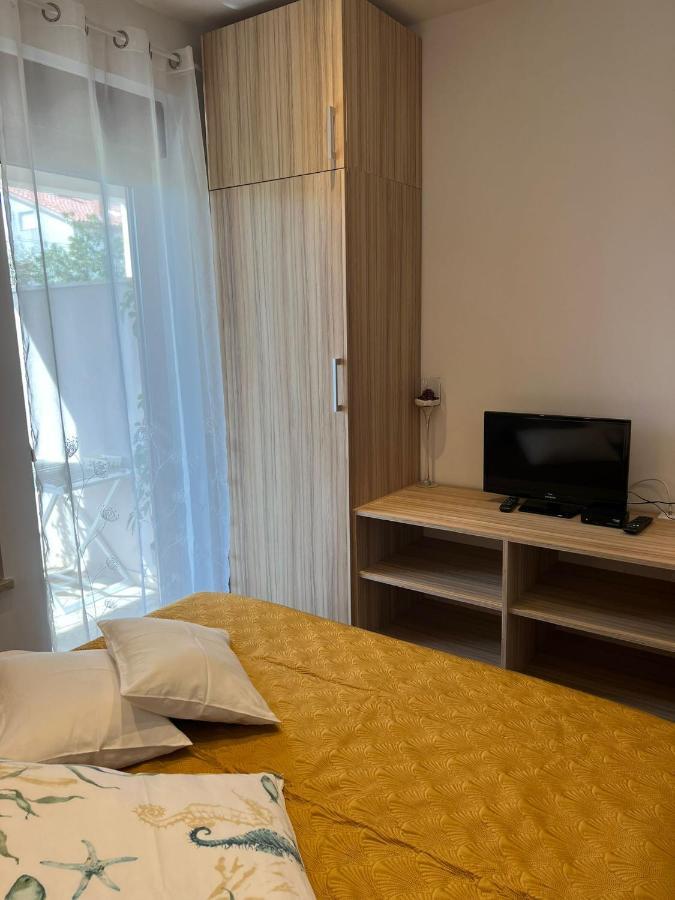 Apartments And Rooms Lorena 236 Ρόβινι Εξωτερικό φωτογραφία