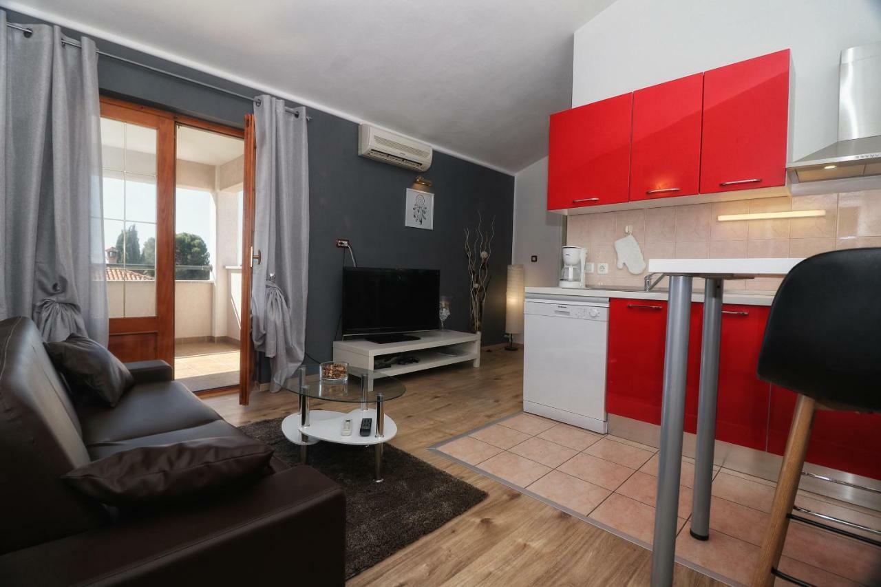 Apartments And Rooms Lorena 236 Ρόβινι Εξωτερικό φωτογραφία